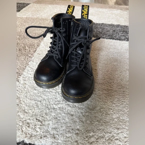 Dr. Martens 1460 Softy T Leather Lace Up Boots- kids size 11 - Picture 2 of 8